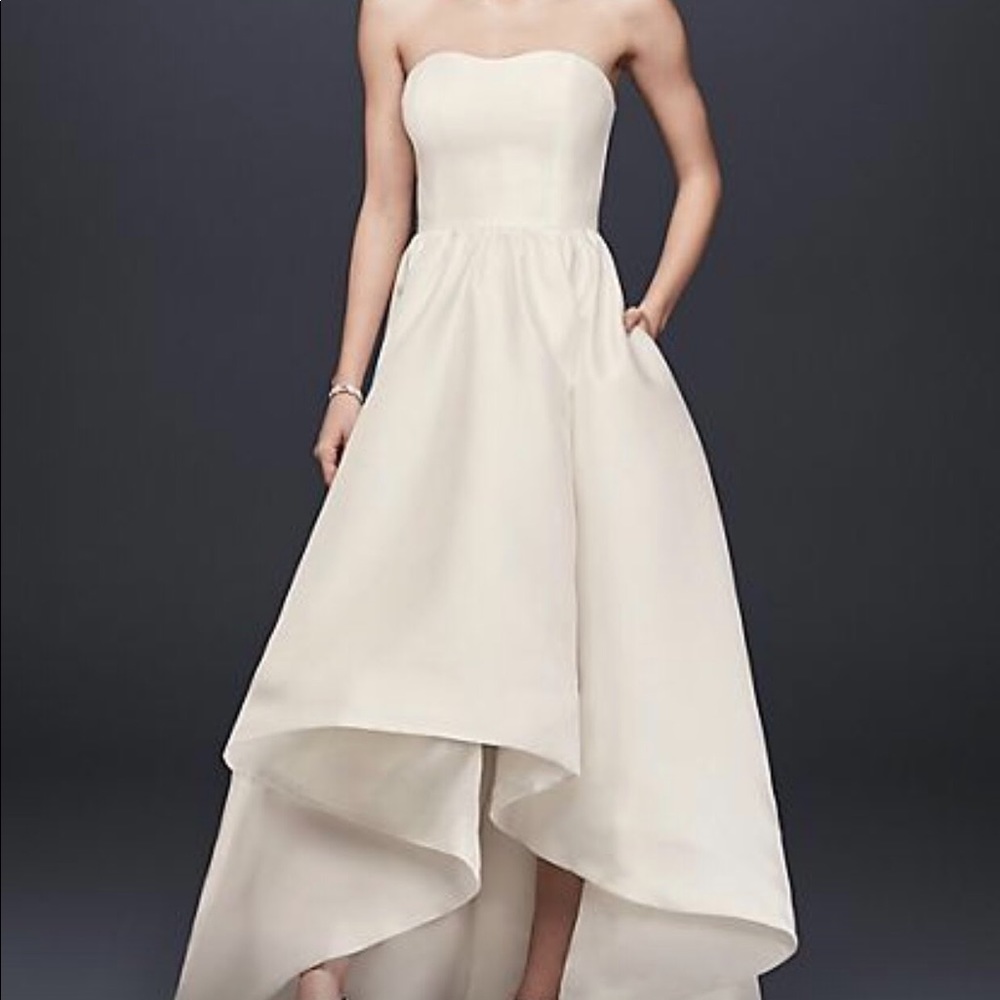 Wedding Dress - Picture 1 of 4